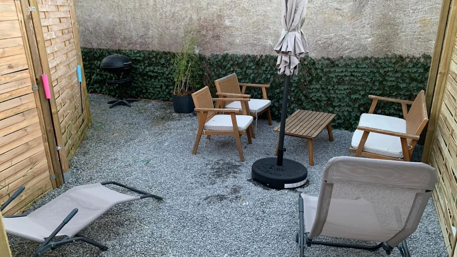 Aux Petits Bonheurs, Gites Culturel A La Roche Bernard Ferel 0*,  France